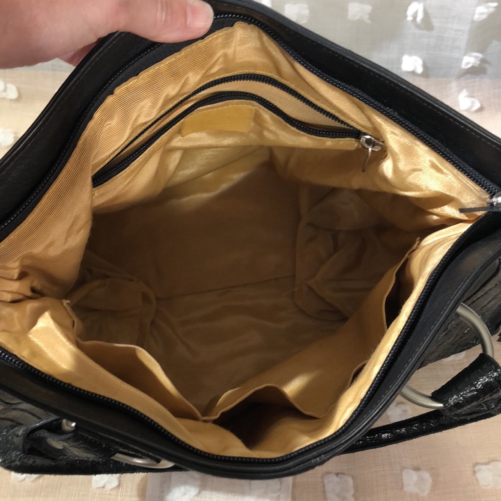 Black Leather Structured Tote Bag - Picture 7 of 11